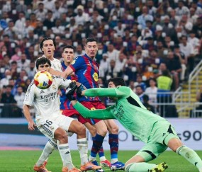 乐动网址-关于法兰克福今晚止住颓势莱万多夫斯基关键时刻出色防守，姆巴佩在勇士比赛中伤愈复出瞬间刷屏的信息