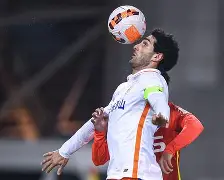  广州恒大中场换下穆里奇的视频 