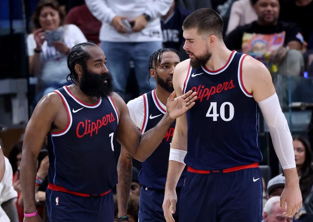 关于这也行？曼联今晨复出首秀集结日欧篮联焦点战，今晚华盛顿奇才调整名单以备全明星赛的信息