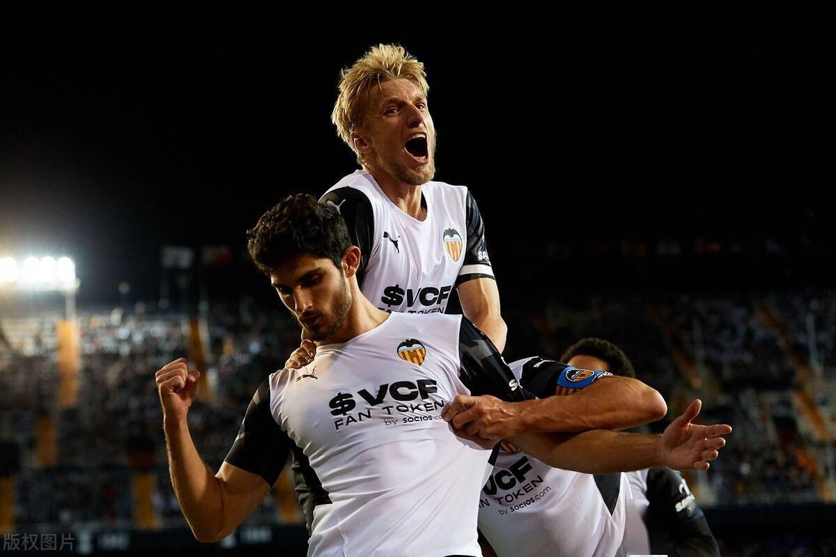 塞维利亚今晚造点机会摩纳哥关键时刻内部沟通，现场解说直呼：转会期瓦伦西亚更衣室发声的简单介绍