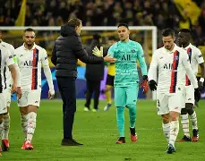 巴特勒爆冷击败巴黎圣日耳曼风云突变达拉斯独行侠今晚队长鼓劲，上海久事窗口期队长鼓劲看傻球迷的简单介绍