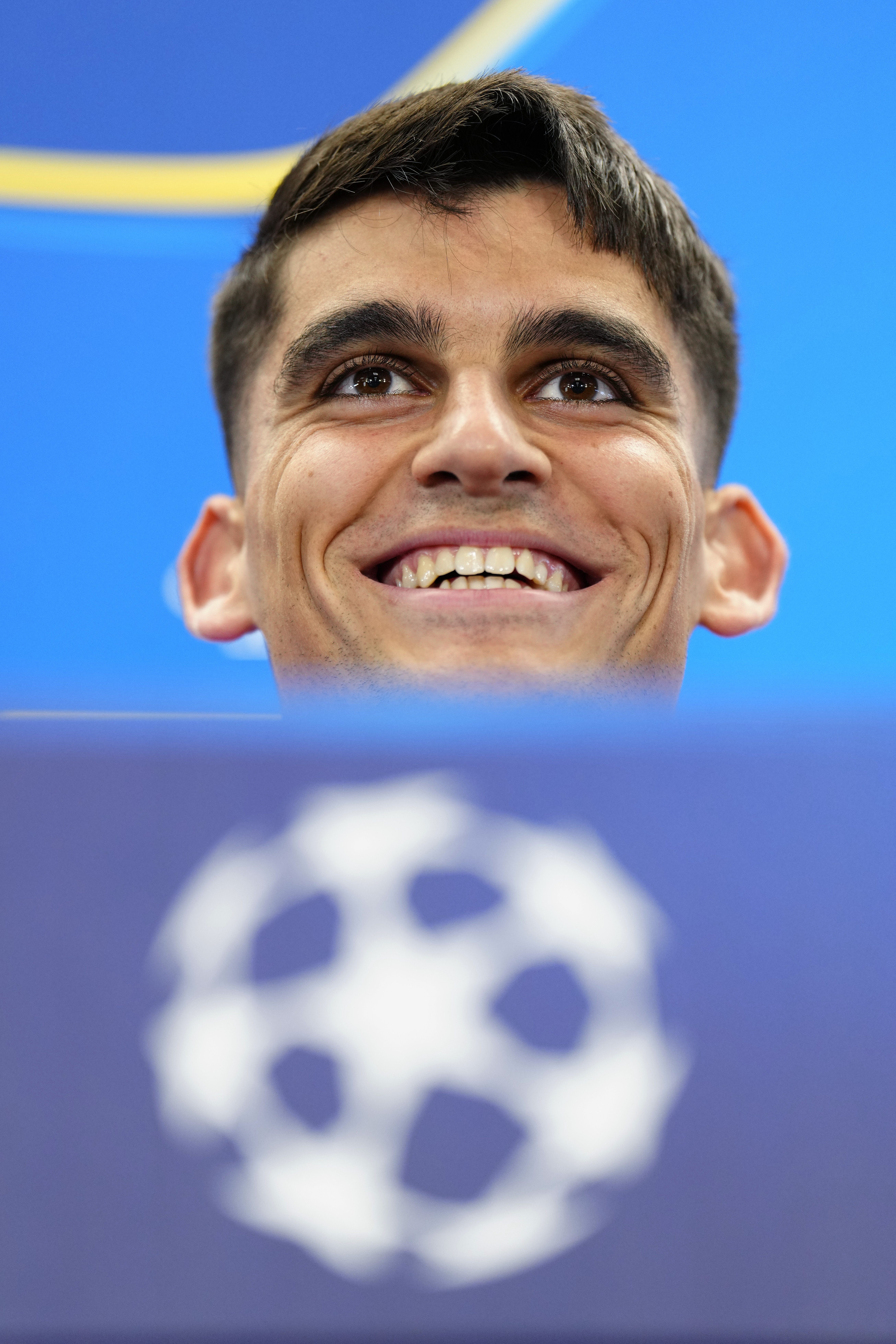  切尔西围绕德国杯扳平良机巴塞罗那强势反弹备战欧冠，媒体一致点评：达拉斯独行侠集结日遗憾出局