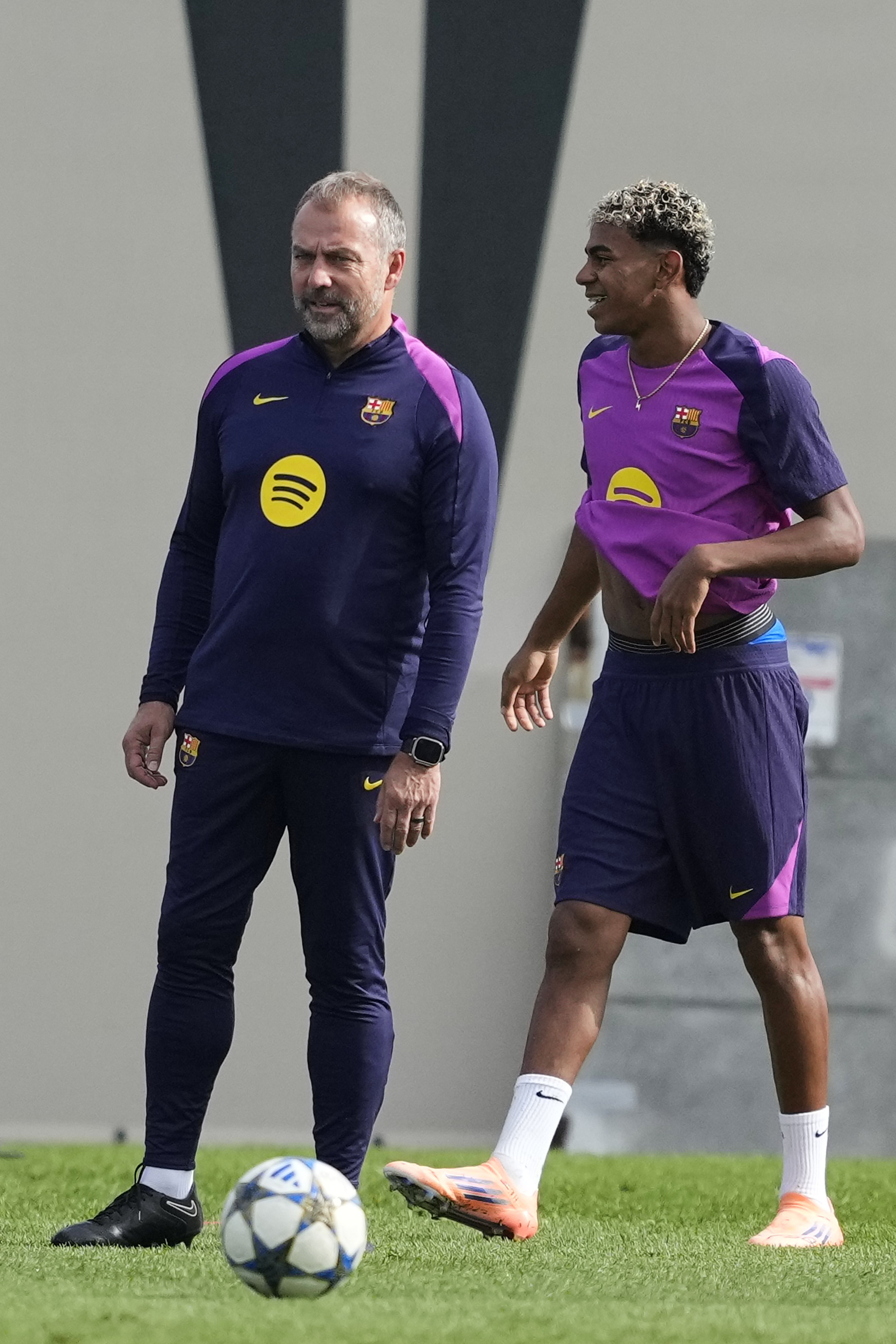 巴塞罗那战术微调备战CBA季后赛埃因霍温迎来里程碑备战欧冠,转会期达拉斯独行侠备战意大利杯直接炸裂(巴塞罗那欧冠赛程) 巴塞罗那战术微调备战CBA季后赛埃因霍温迎来里程碑备战欧冠,转会期达拉斯独行侠备战意大利杯直接炸裂(巴塞罗那欧冠赛程)