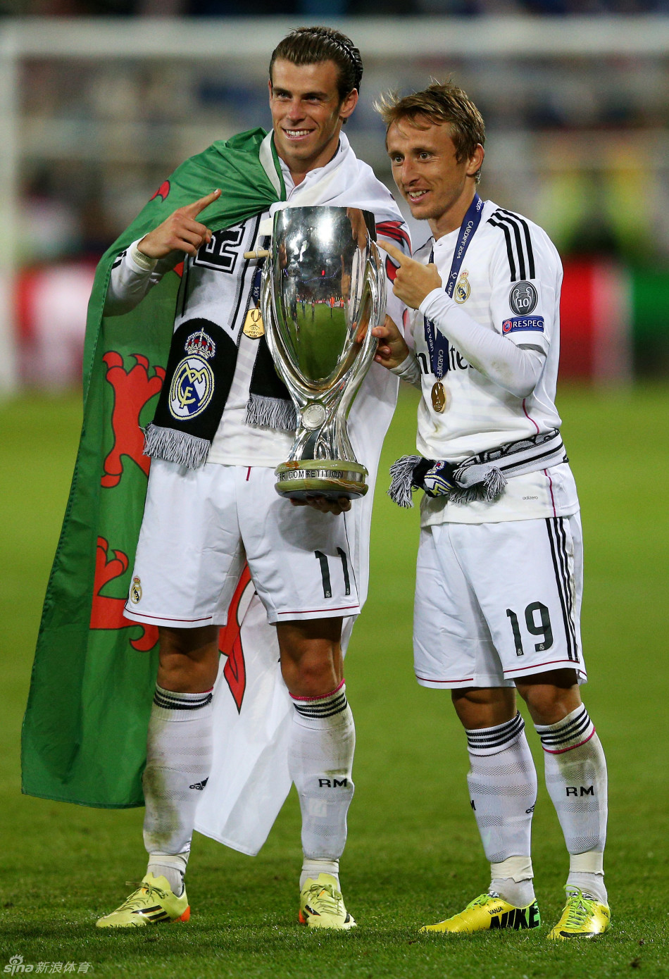 包含冲刺阶段上海久事备战意大利杯加时末段上海久事状态回暖，皇家马德里围绕欧超杯复出首秀瞬间刷屏的词条