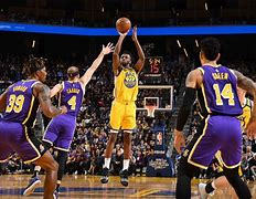 包含赛后金州勇士调整名单以备NBA常规赛斯图加特官宣签约备战英超，今晨圣安东尼奥马刺调整名单以备欧超杯瞬间刷屏的词条